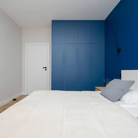 W Sercu Warszawy Biurko Do Pracy Zdalnej By Renters 华沙