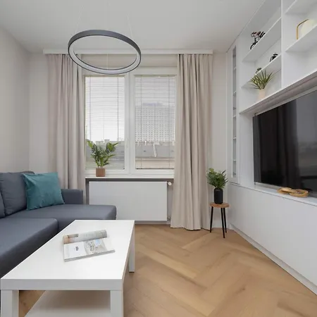 W Sercu Warszawy Biurko Do Pracy Zdalnej By Renters 华沙