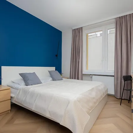 W Sercu Warszawy Biurko Do Pracy Zdalnej By Renters Apartmán