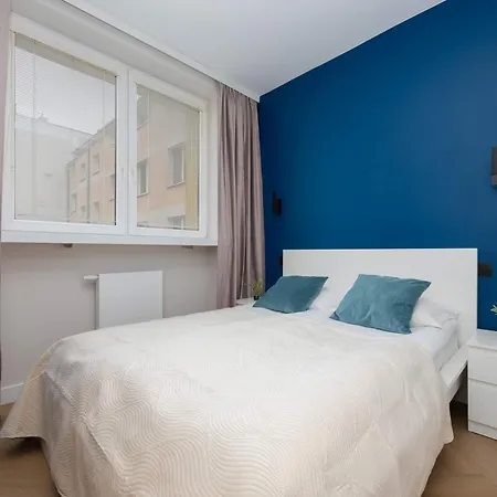 W Sercu Warszawy Biurko Do Pracy Zdalnej By Renters * Varšava