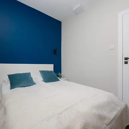 Apartament W Sercu Warszawy Biurko Do Pracy Zdalnej By Renters