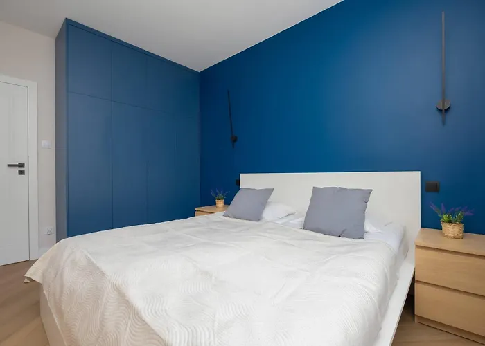 W Sercu Warszawy Biurko Do Pracy Zdalnej By Renters Apartment Warsaw